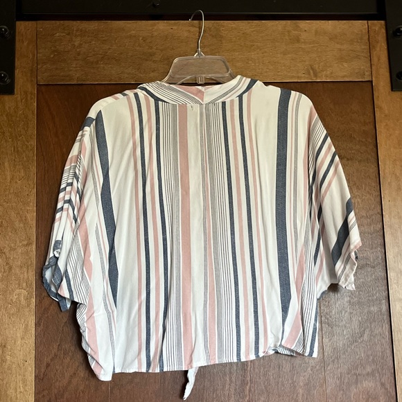 Striped Crop Top! - Picture 4 of 4